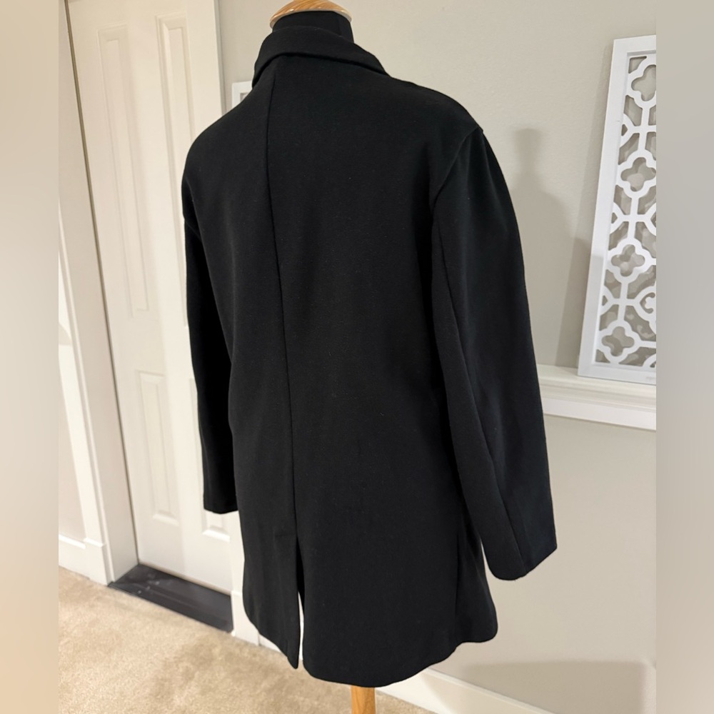 Elegant Black Coat - Picture 6 of 9
